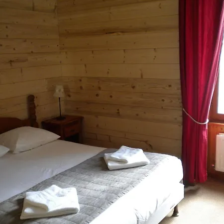 Hotel De La Croix Perrin