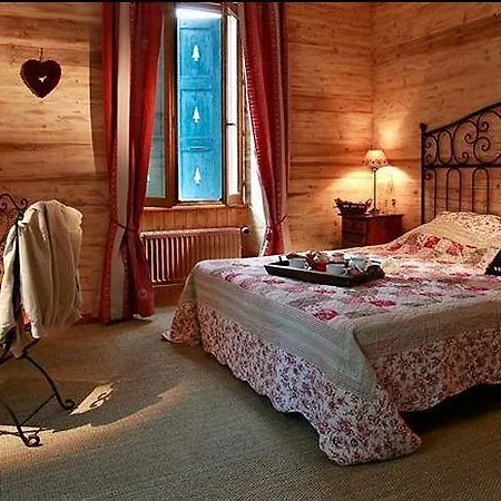 De La Croix Perrin Hotel 2*